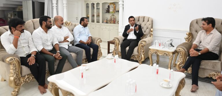 శ్రీలంక మంత్రి సతాశివన్ వియలందేరన్ తోబీఆర్ఎస్ వర్కింగ్ ప్రెసిడెంట్ కేటిఆర్ సమావేశం