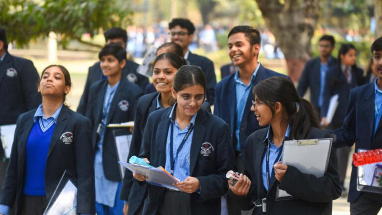 CBSE Board Exams Twice: ఇక సీబీఎస్‌ఈ పదో తరగతి పరీక్షలు ఏడాదికి రెండుసార్లు.. 2026 నుంచి అమలు