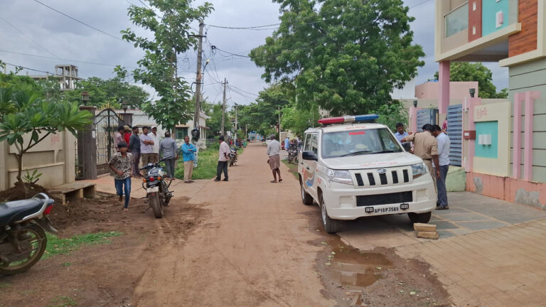 Atmakur: ఏఈ శరభారెడ్డి డ్యూటీకి – ఇంట్లో వాళ్లు పోస్ట్ వెడ్డింగ్ షూట్‌కి – తిరిగి వచ్చేసరికి