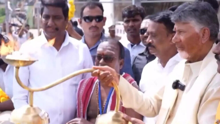 Cm Chandrababu Naidu,కృష్ణమ్మకు జలహారతి ఇచ్చిన చంద్రబాబు.. శ్రీశైలం ప్రాజెక్టులో నాలుగు గేట్ల ఎత్తివేత! – andhra pradesh chief minister chandrababu naidu jala harathi to river krishna at srisailam