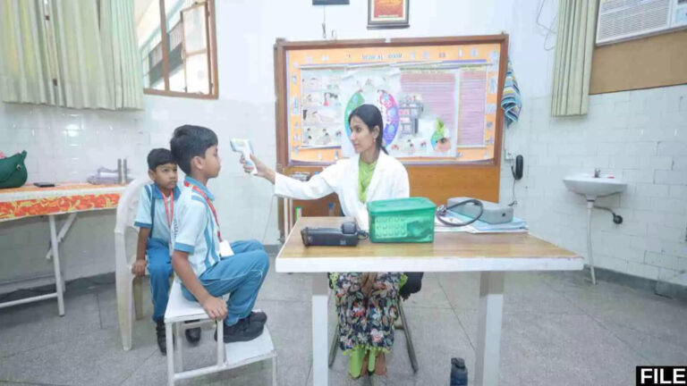 Ap Govt Sick Rooms In Schools,విద్యార్థుల ఆరోగ్యానికి పెద్దపీట.. సర్కారు బడుల్లో ప్రత్యేక ‘సిక్’ రూమ్లు ఏర్పాటు.. – ap govt to establish medical sick rooms in schools across state Ap Govt Sick Rooms In Schools,విద్యార్థుల ఆరోగ్యానికి పెద్దపీట.. సర్కారు బడుల్లో ప్రత్యేక ‘సిక్’ రూమ్లు ఏర్పాటు.. – ap govt to establish medical sick rooms in schools across state