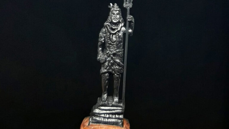 అద్భుతం పెన్సిల్ మొనపై పరమేశ్వరుడు.. ఈయన టాలెంట్కు ఫిదా అవ్వాల్సిందే! అద్భుతం పెన్సిల్ మొనపై పరమేశ్వరుడు.. ఈయన టాలెంట్కు ఫిదా అవ్వాల్సిందే!