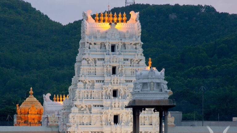 Tirumala: తిరుమల శ్రీవారి రూ.50 లడ్డూ ఫ్రీ.. భక్తులకు టీటీడీ గుడ్ న్యూస్.. వీరికి మంచి ఛాన్స్ Tirumala: తిరుమల శ్రీవారి రూ.50 లడ్డూ ఫ్రీ.. భక్తులకు టీటీడీ గుడ్ న్యూస్.. వీరికి మంచి ఛాన్స్