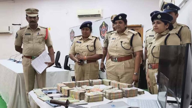 సరదా విదేశాలకు వెళ్లి వస్తుంటే.. ఏంటో అనుకున్నారు.. అనుమానంతో ఆరా తీస్తే మైండ్ బ్లాక్..! సరదా విదేశాలకు వెళ్లి వస్తుంటే.. ఏంటో అనుకున్నారు.. అనుమానంతో ఆరా తీస్తే మైండ్ బ్లాక్..!