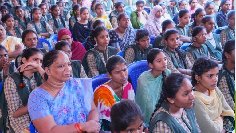 విద్యార్థులకు MLA బంపర్ ఆఫర్.. టెన్త్తో ఫస్ట్ వస్తే అదిరిపోయే గిఫ్ట్.. ఏంటో తెలిస్తే.. విద్యార్థులకు MLA బంపర్ ఆఫర్.. టెన్త్తో ఫస్ట్ వస్తే అదిరిపోయే గిఫ్ట్.. ఏంటో తెలిస్తే..