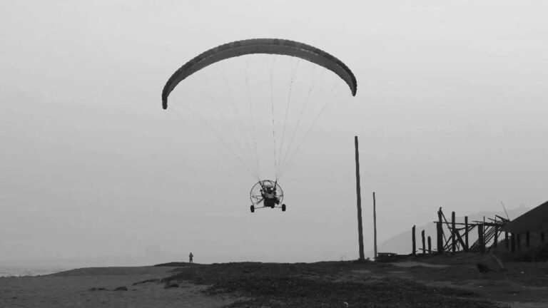 Visakhapatnam Paramotoring Adventures Started,విశాఖ వెళ్లేవారికి సరికొత్త థ్రిల్.. రుషికొండలో పారా మోటార్ విన్యాసాలు మళ్లీ ప్రారంభం – paramotoring activities again started in rushikonda beach visakhapatnam